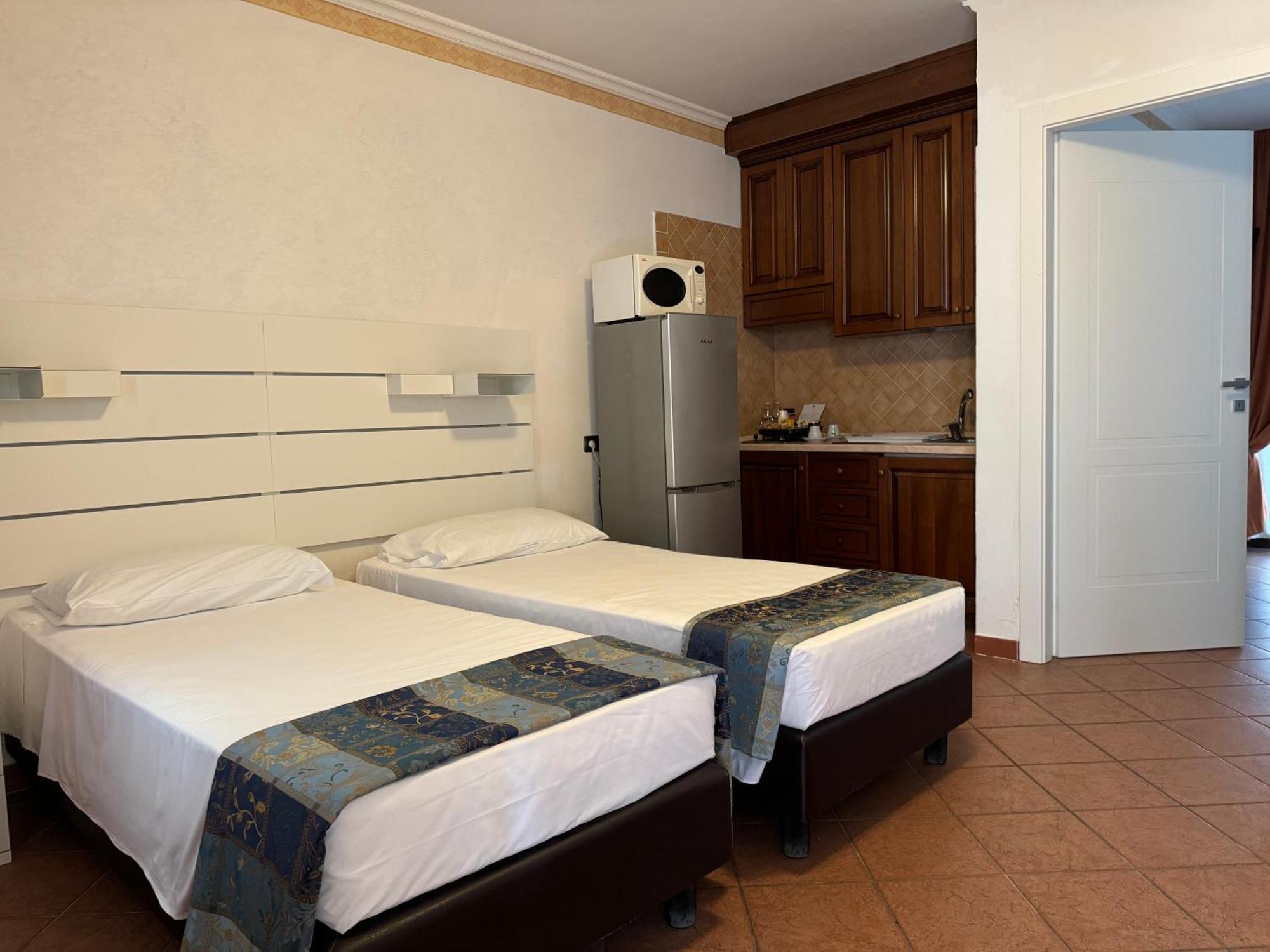 Euro House Inn Airport Fiumicino Exterior foto